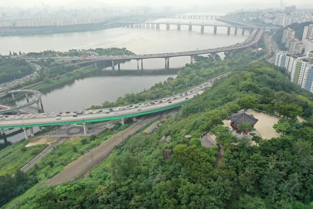 Eungbongsan Palgakjeong photo 3 of 5