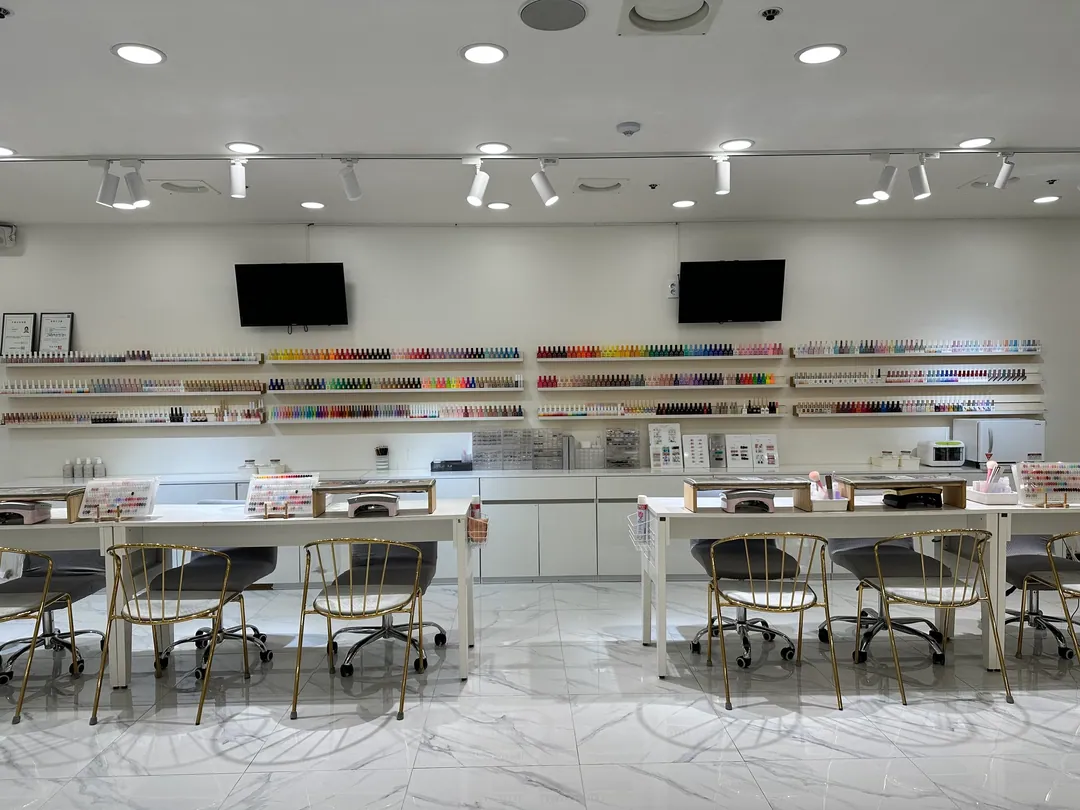 Gonggan Nail (Hongdae Branch 2) photo 1 of 4
