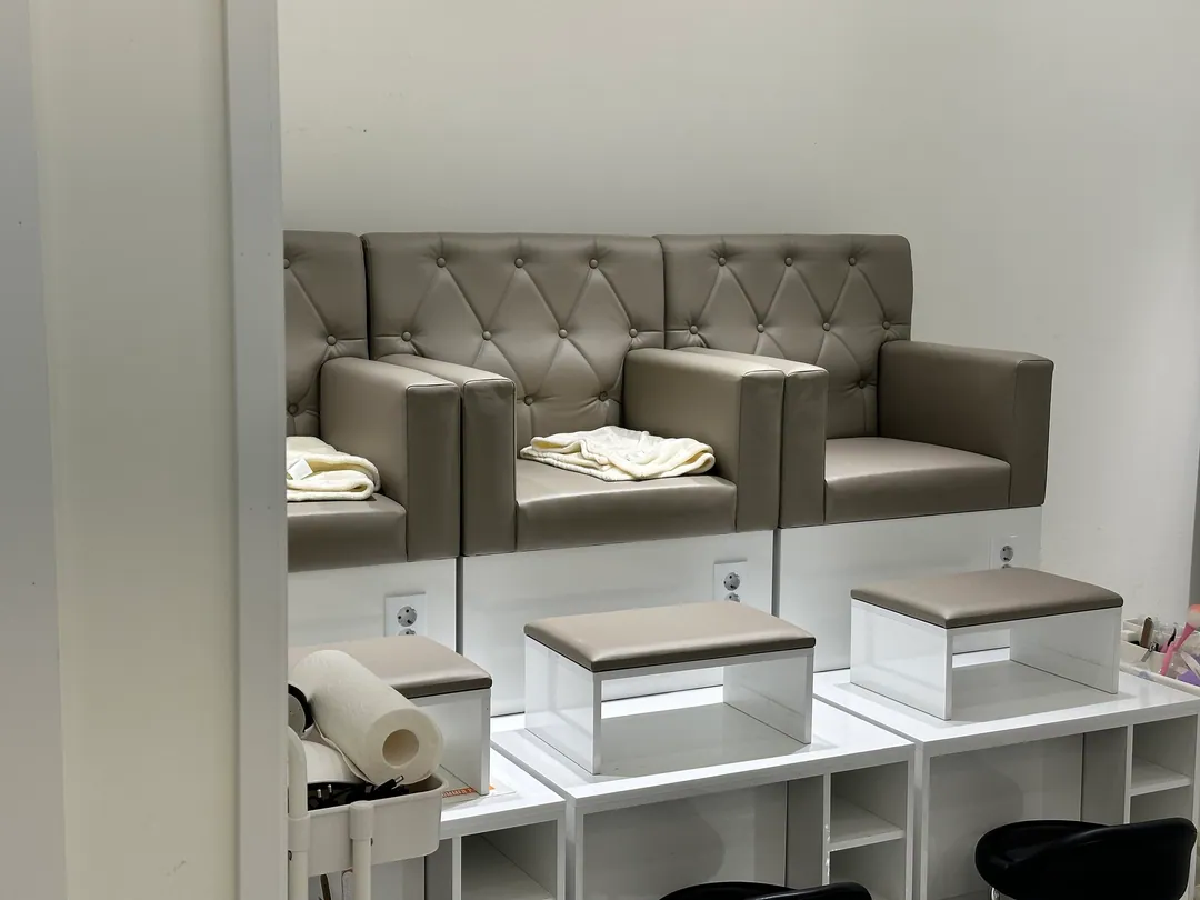 Gonggan Nail (Hongdae Branch 2) photo 2 of 4