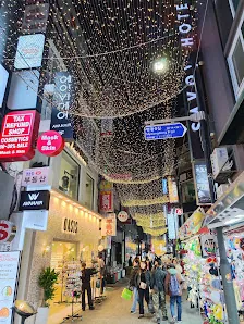 Myeongdong Night Market photo 2 of 3