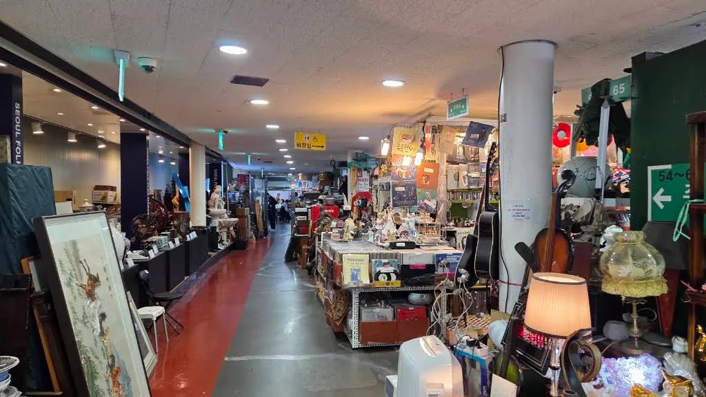 Seoul Folk Flea Market photo 3 of 5