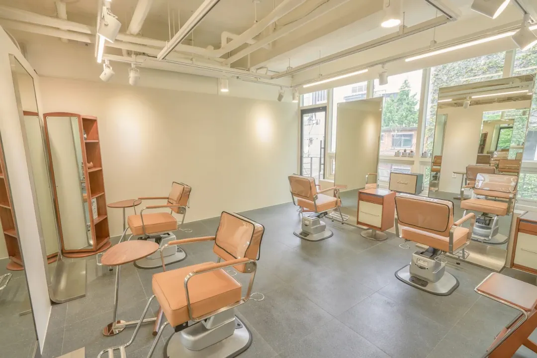 Cheongdam Lovey | Hair & Makeup Salon photo 2 of 5