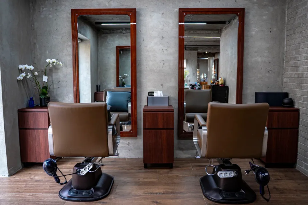 VOID Cheongdam by Park Chul | Makeup Salon photo 1 of 4