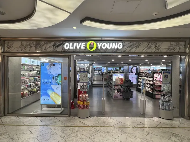 Olive Young Gangnam Enter Six photo 1 of 1